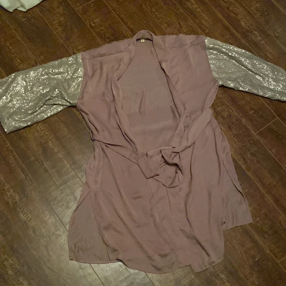 Mauve Sequinned Robe - Picture 3 of 7